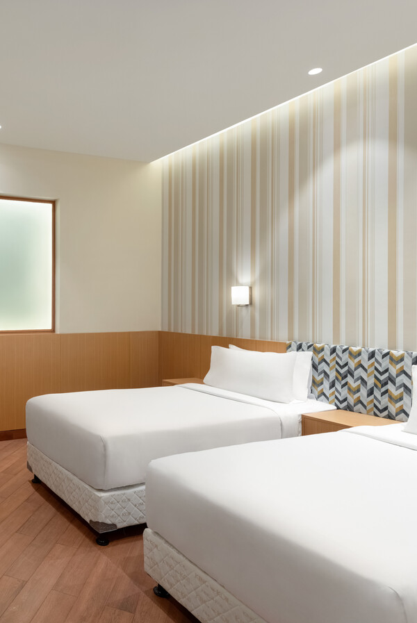 Twin Bed room booking lucknow airport hotel